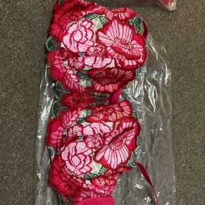 Floral lace bra
